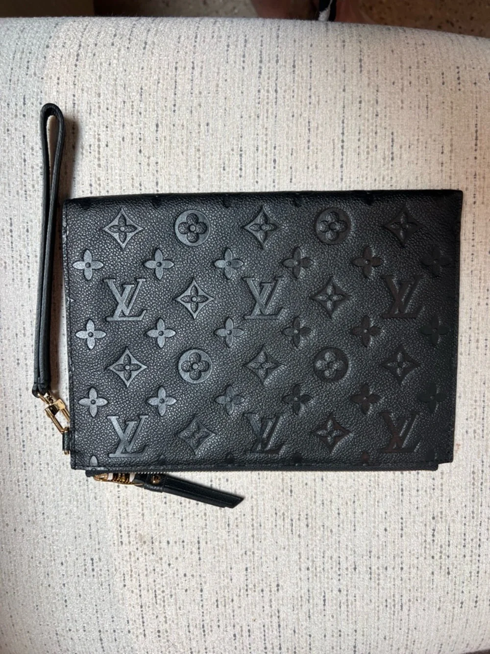 Louis Vuitton Melanie Pochette - Picture 10 of 16